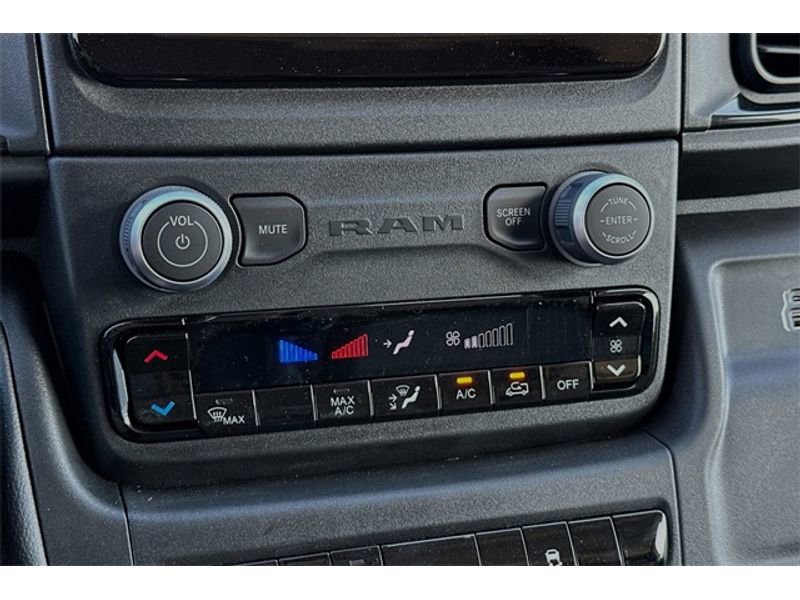 Vehicle image 15 of 20