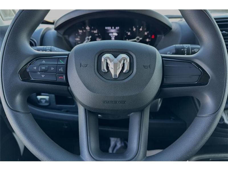 Vehicle image 18 of 20