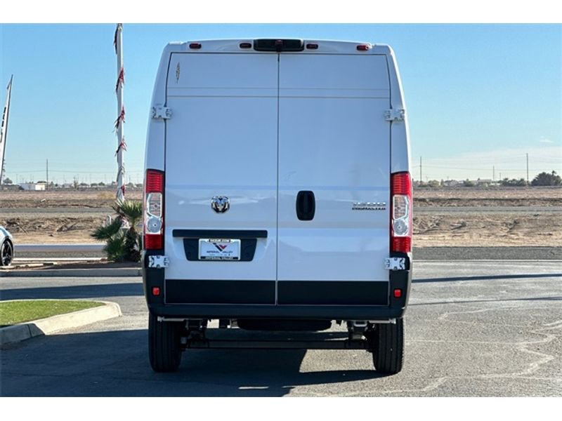 Vehicle image 5 of 20