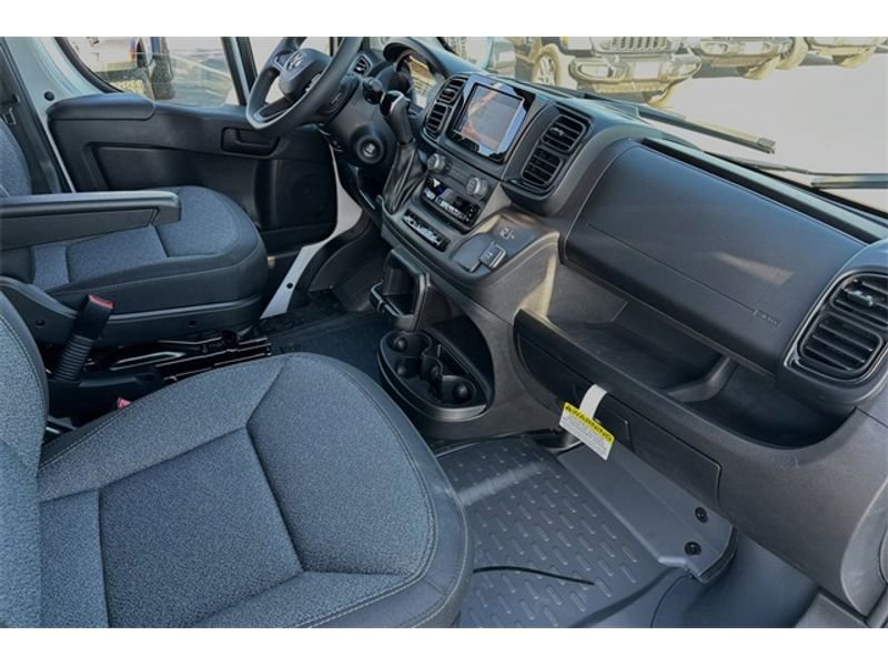 Vehicle image 11 of 20