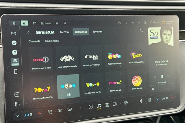 2025 Rivian R1T Adventure Image 19 of 35