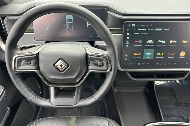 2025 Rivian R1T Adventure Image 31 of 35