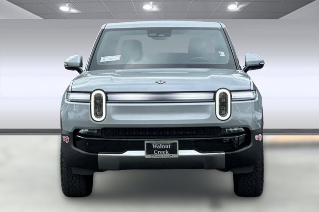 2025 Rivian R1T Adventure Image 2 of 35