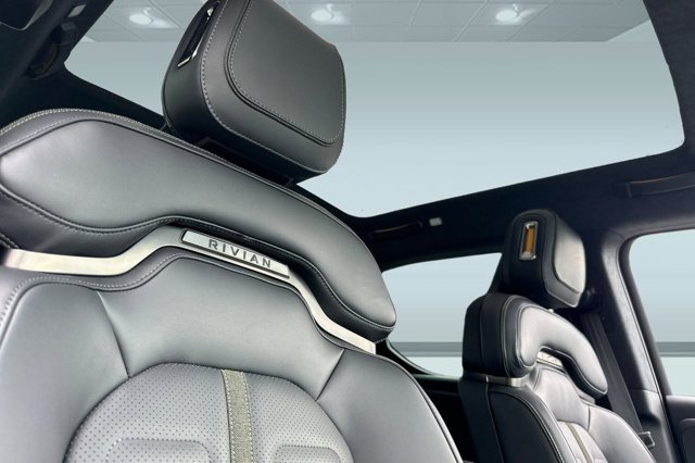 2025 Rivian R1T Adventure Image 14 of 35