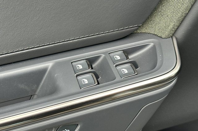 2025 Rivian R1T Adventure Image 24 of 35