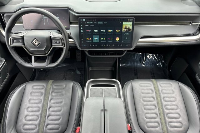 2025 Rivian R1T Adventure Image 15 of 35