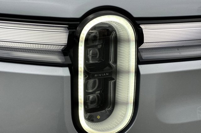 2025 Rivian R1T Adventure Image 28 of 35