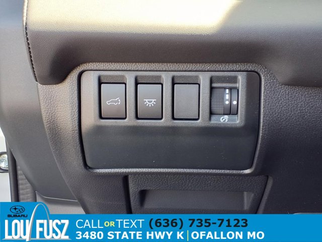 Vehicle image 19 of 25