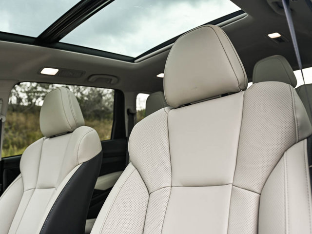 2025 Subaru Ascent Limited Image 8 of 26