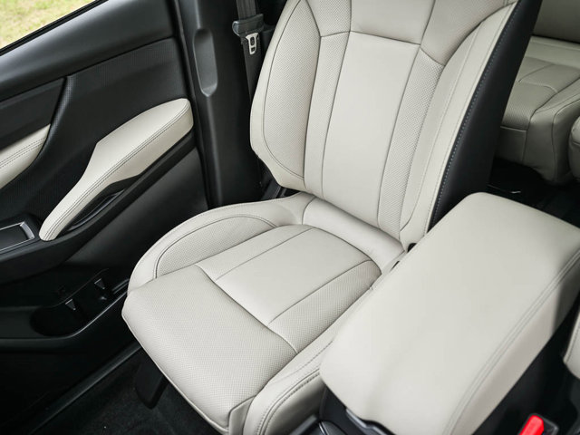 2025 Subaru Ascent Limited Image 9 of 26