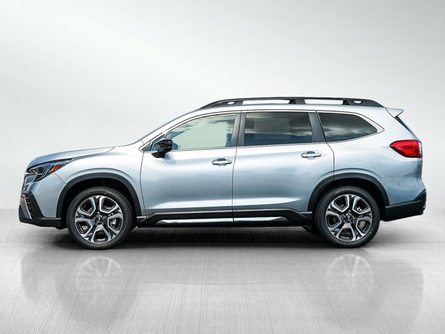 2025 Subaru Ascent Limited Image 3 of 26