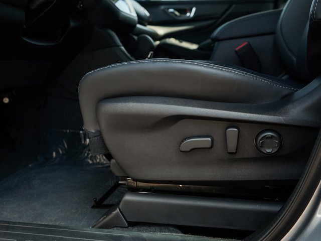 2025 Subaru Ascent Limited Image 23 of 26