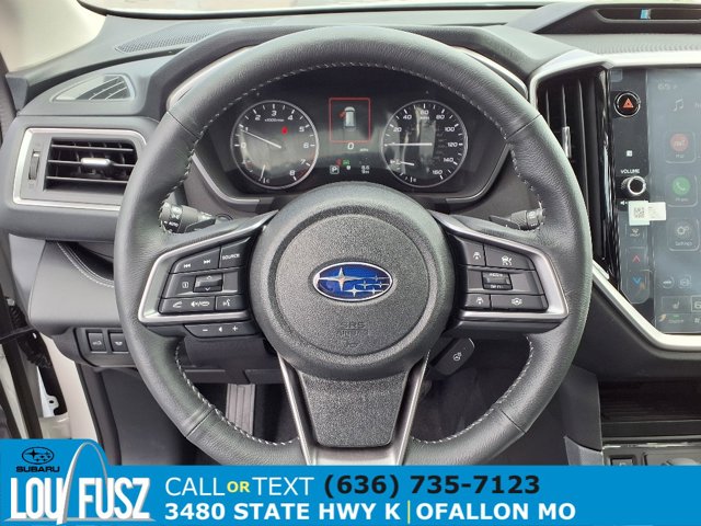 Vehicle image 17 of 23
