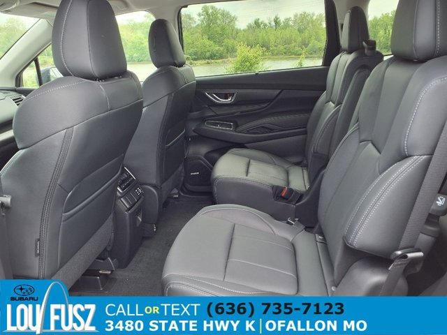 Vehicle image 21 of 23