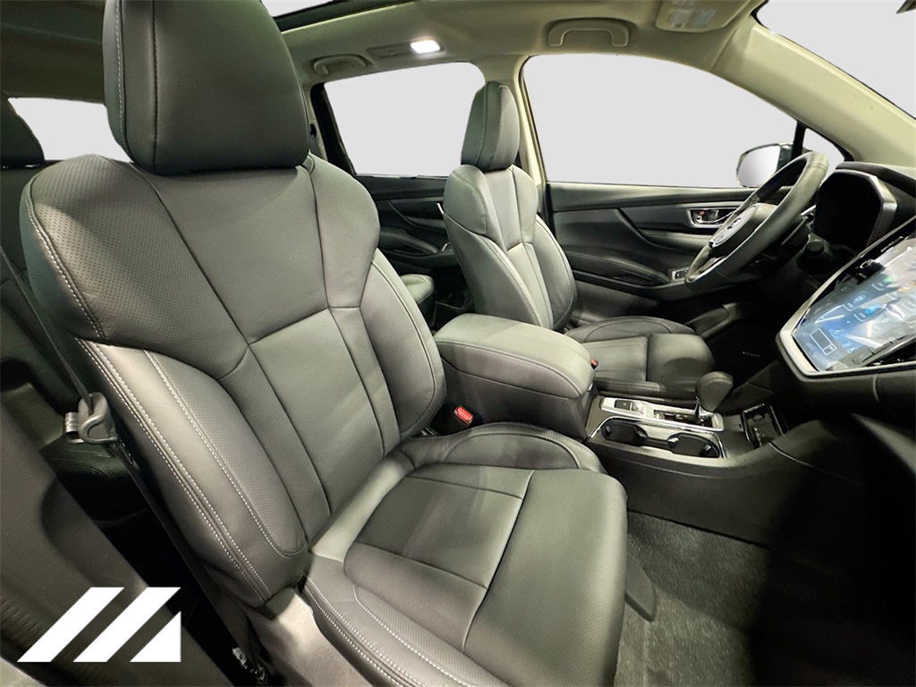 2025 Subaru Ascent Limited Image 10 of 34