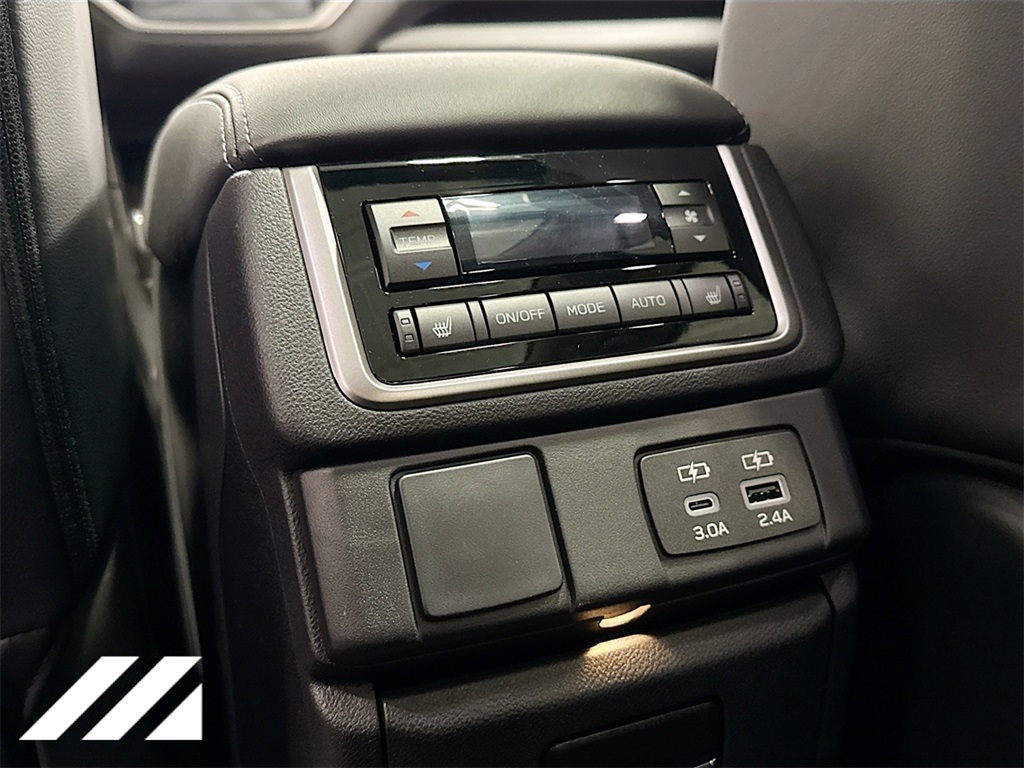 2025 Subaru Ascent Limited Image 29 of 34