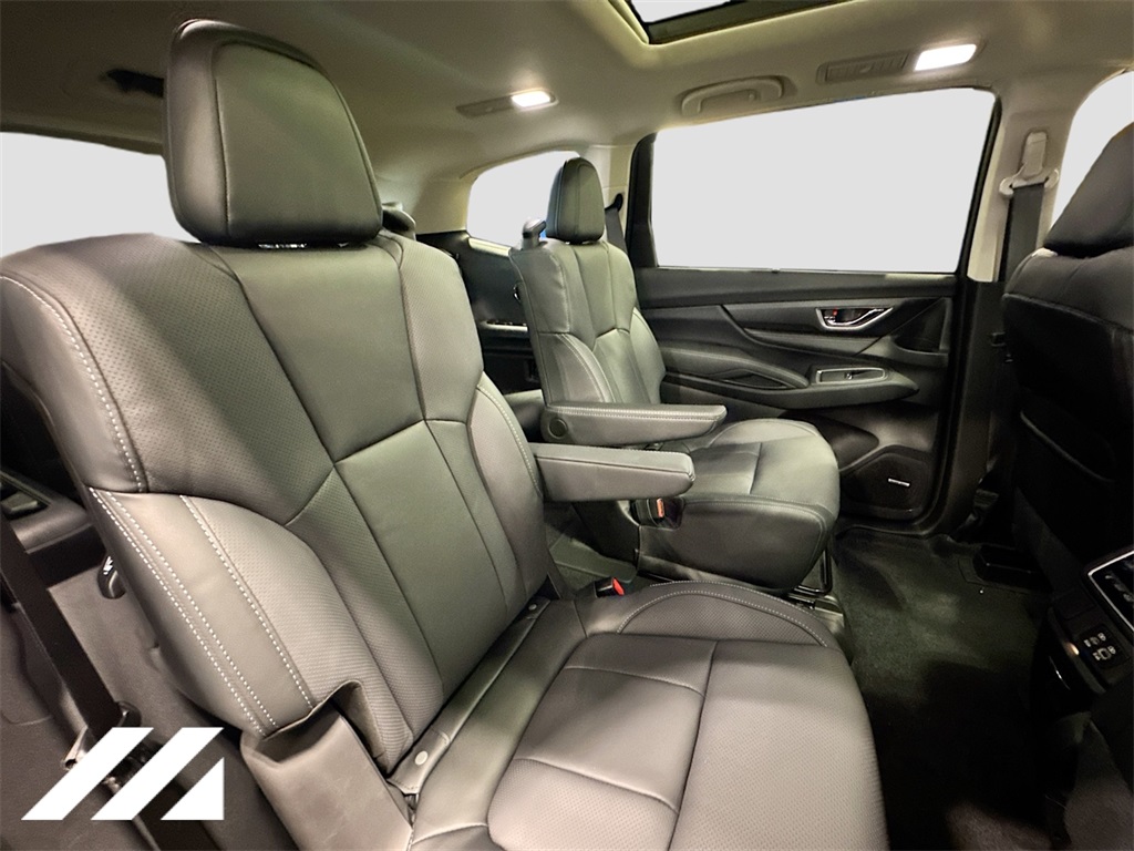 2025 Subaru Ascent Limited Image 11 of 34