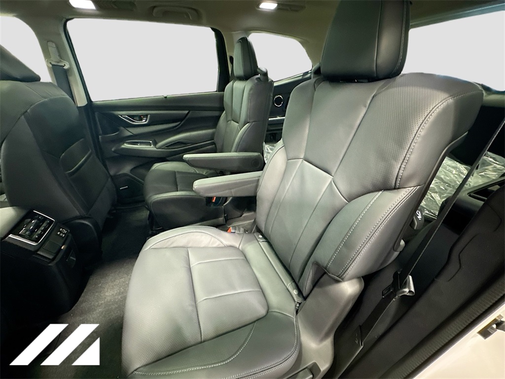2025 Subaru Ascent Limited Image 12 of 34