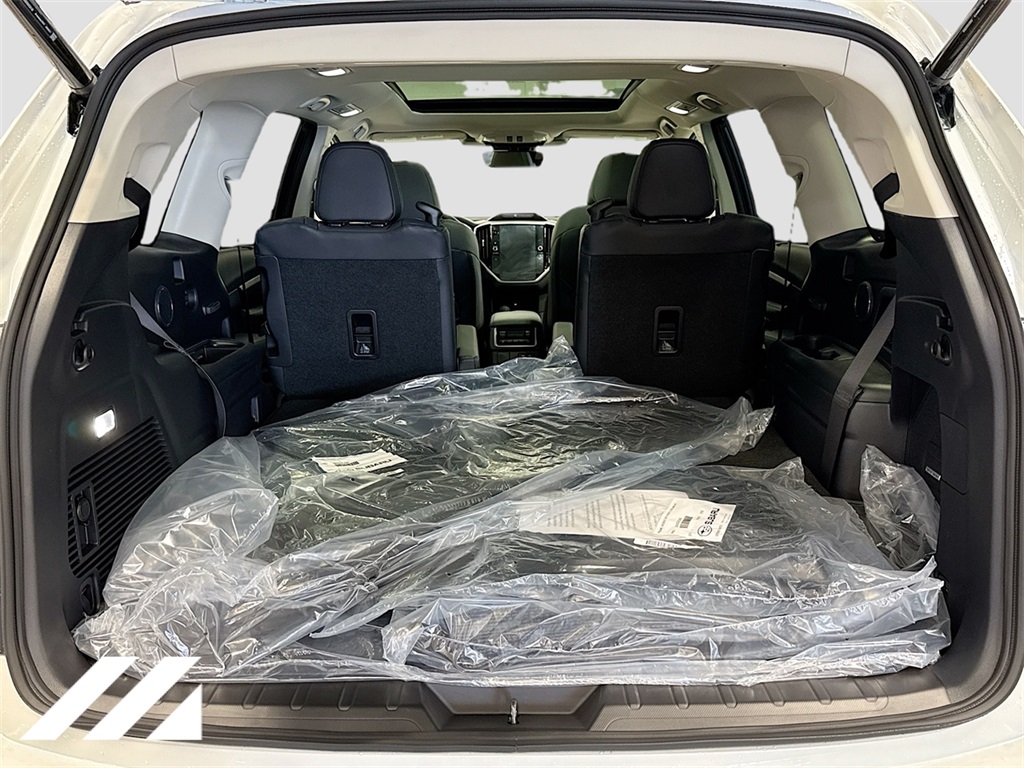 2025 Subaru Ascent Limited Image 9 of 34
