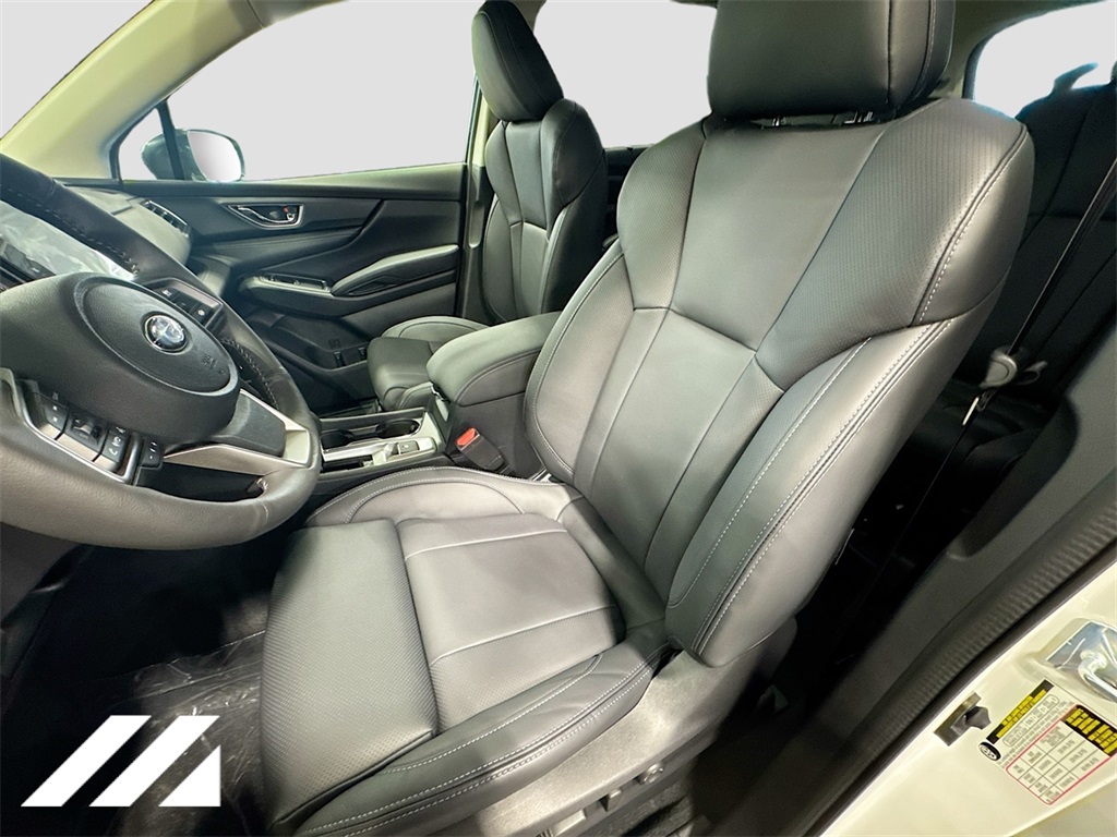 2025 Subaru Ascent Limited Image 13 of 34