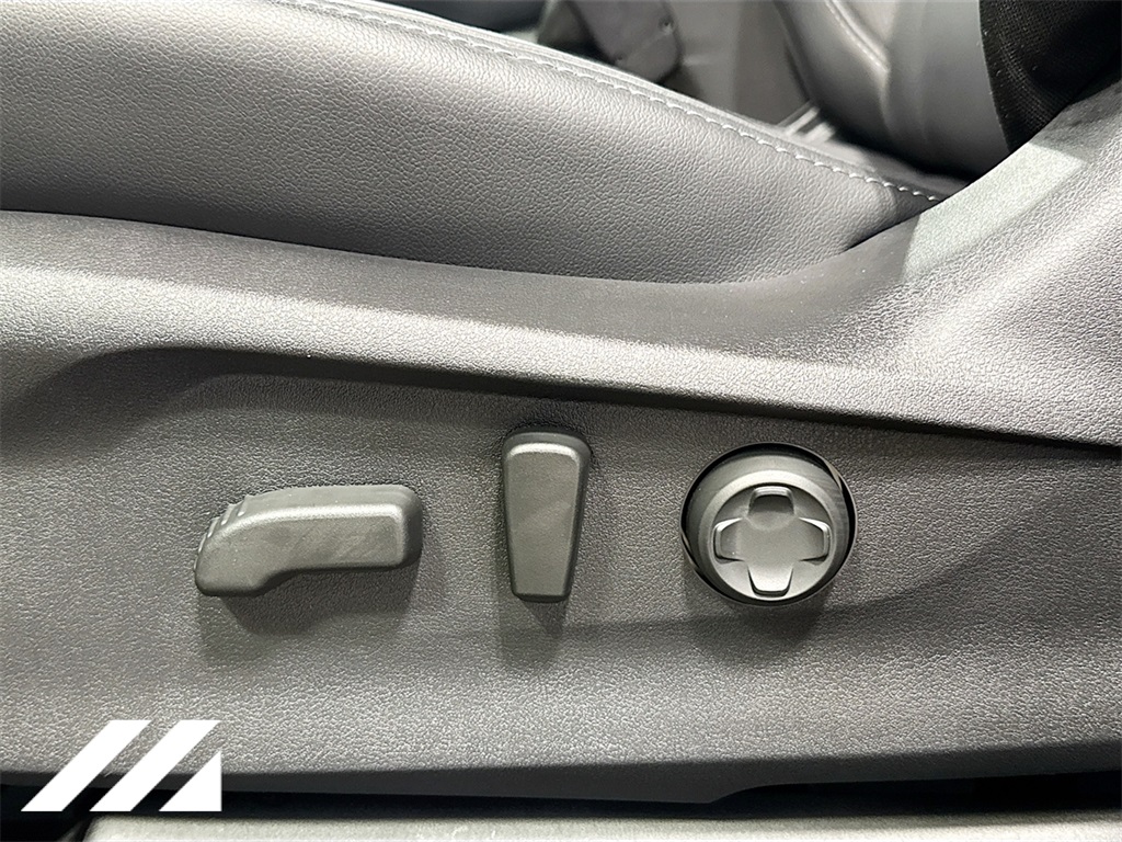 2025 Subaru Ascent Limited Image 25 of 34