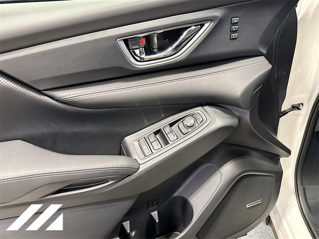 2025 Subaru Ascent Limited Image 23 of 34
