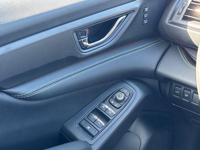 Vehicle image 12 of 16