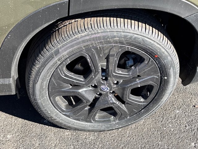Vehicle image 13 of 16