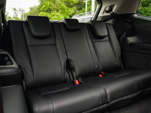 2025 Subaru Ascent Onyx Edition Touring Image 7 of 25