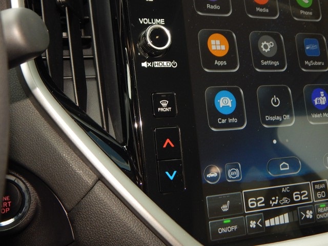 Vehicle image 21 of 27