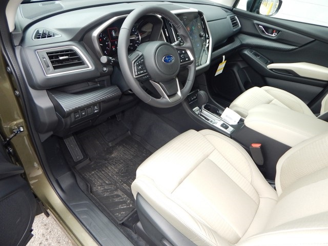 Vehicle image 13 of 27