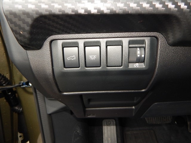 Vehicle image 19 of 27