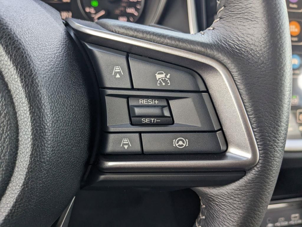 Vehicle image 28 of 33
