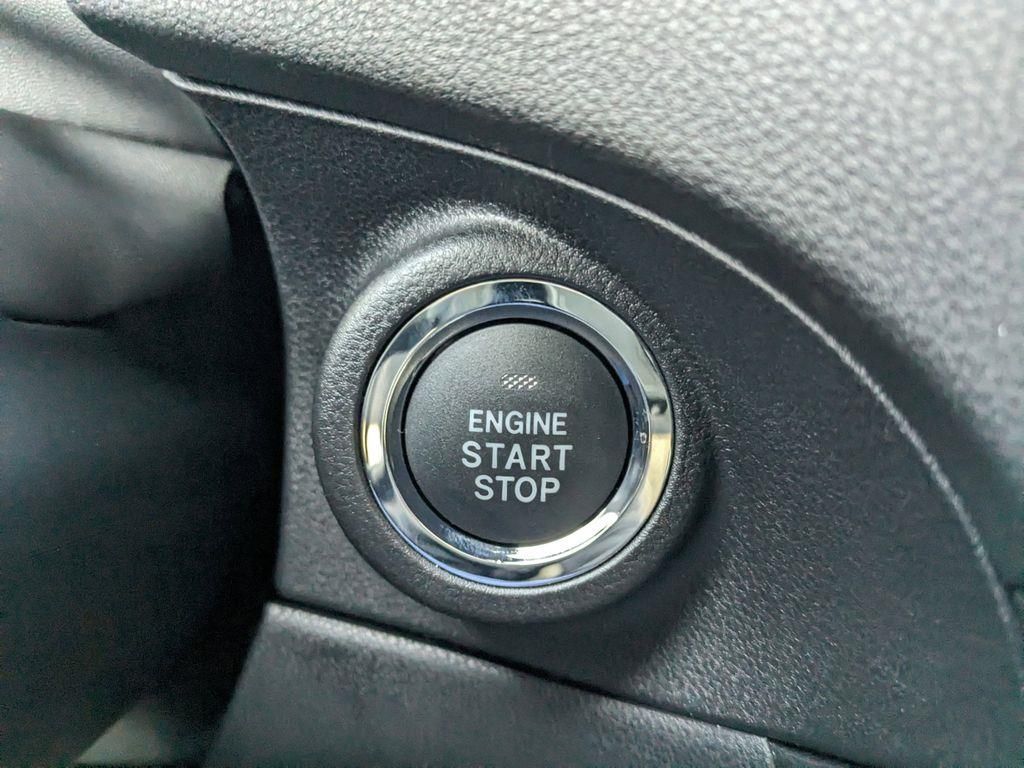 Vehicle image 32 of 33