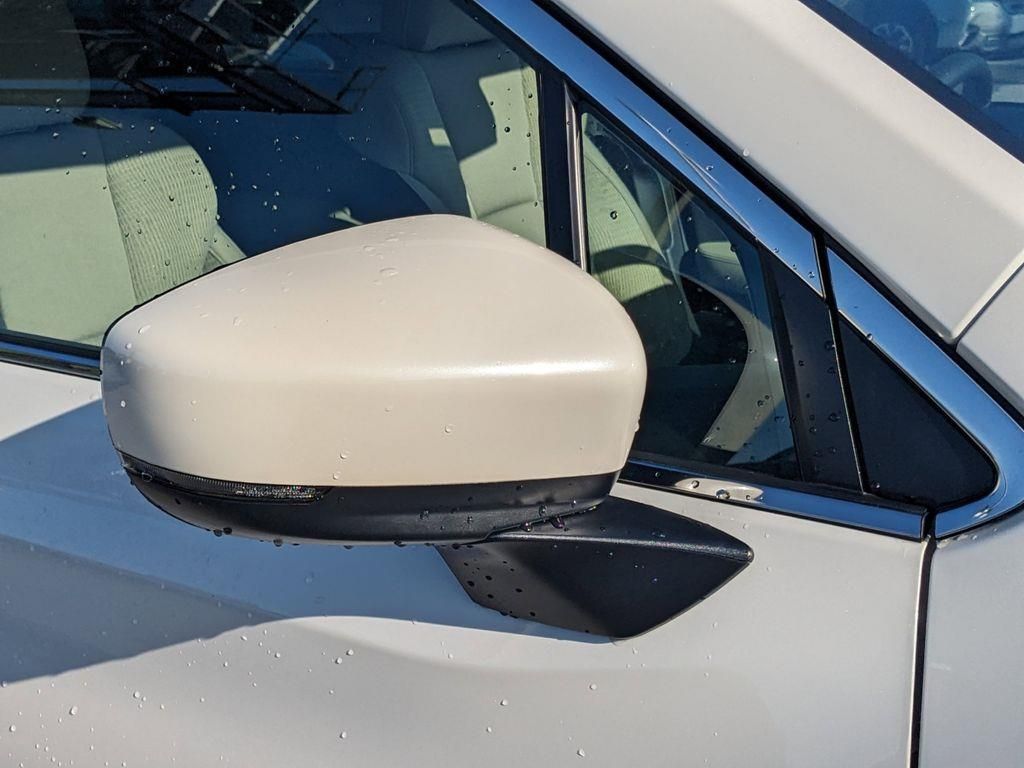 Vehicle image 11 of 33