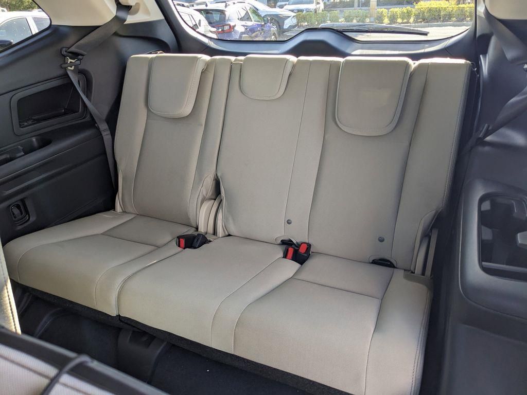 Vehicle image 12 of 33