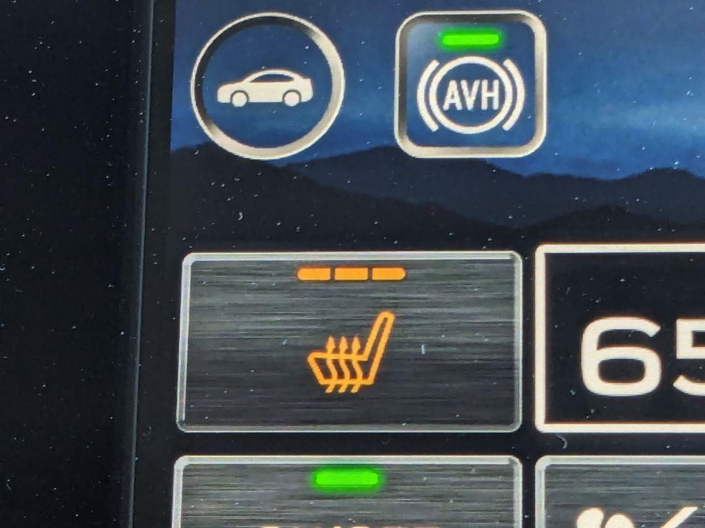 Vehicle image 24 of 33