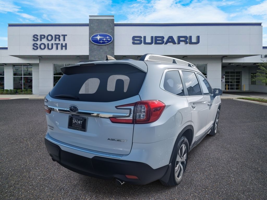 Vehicle image 5 of 33