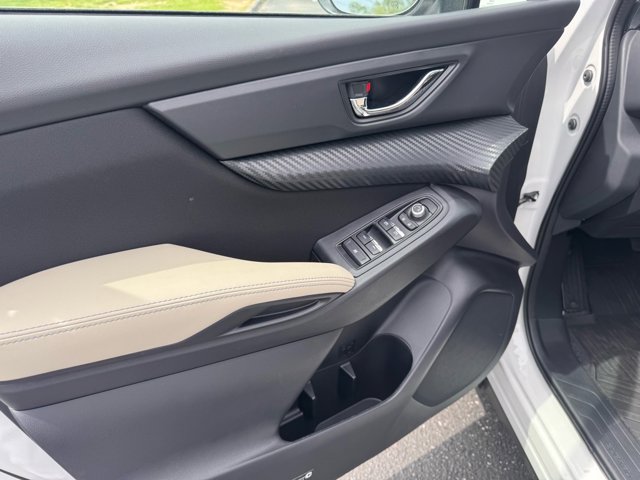Vehicle image 13 of 17