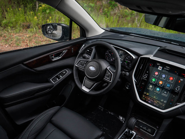 2025 Subaru Ascent Touring Image 14 of 26