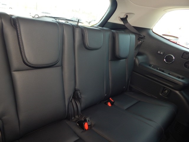 Vehicle image 17 of 30