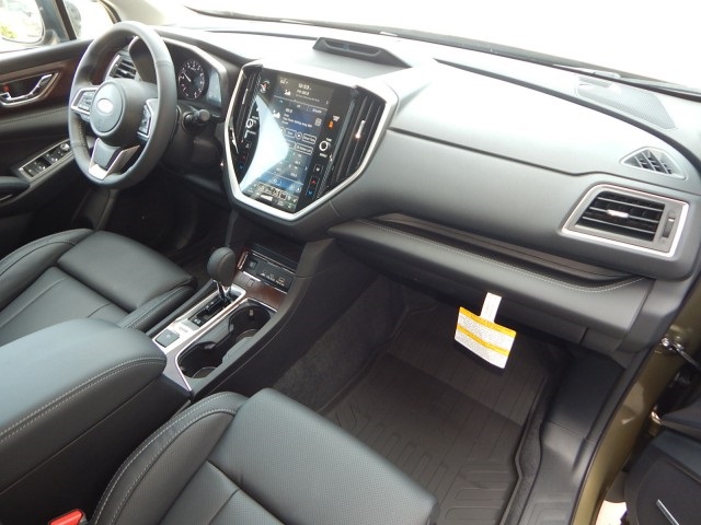 Vehicle image 19 of 30