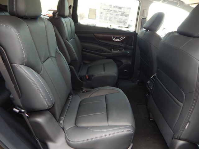 Vehicle image 18 of 30