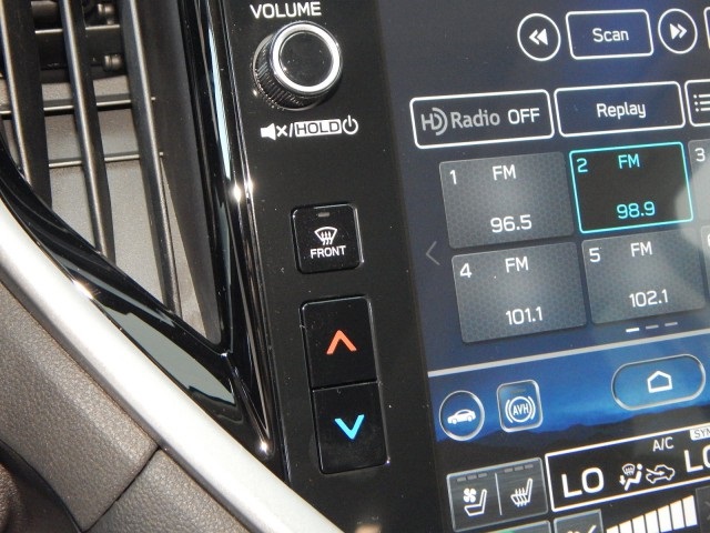 Vehicle image 23 of 30