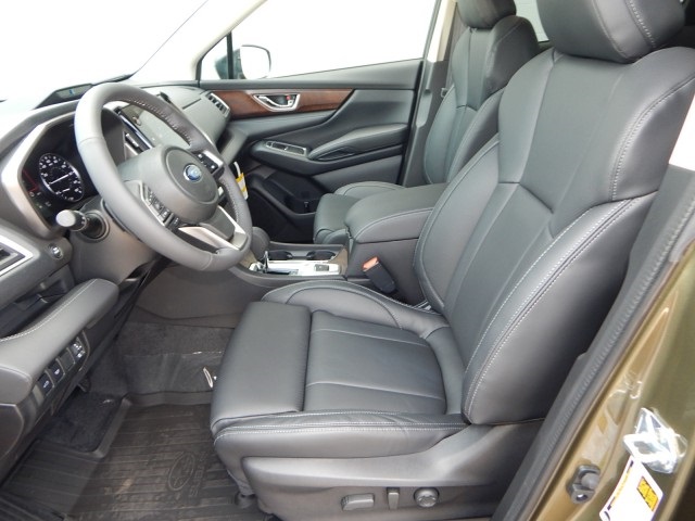 Vehicle image 12 of 30
