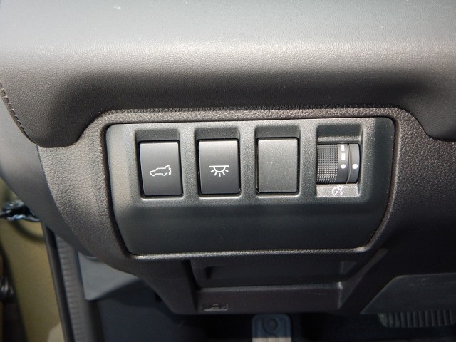 Vehicle image 21 of 30
