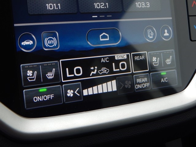 Vehicle image 25 of 30
