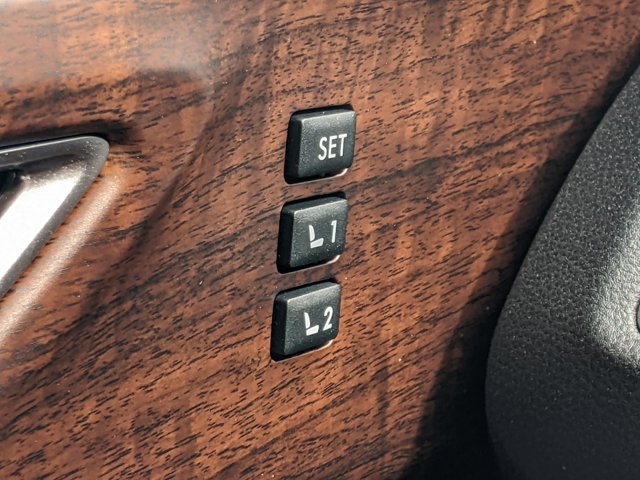 2025 Subaru Ascent Touring Image 22 of 29