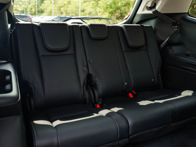 2025 Subaru Ascent Touring Image 8 of 26