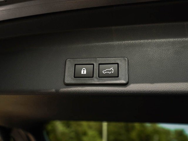 2025 Subaru Ascent Touring Image 23 of 26